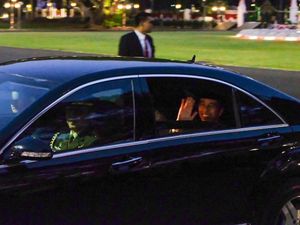 Jokowi Balik ke Istana Usai Dilantik, Disambut Keluarga dari Solo