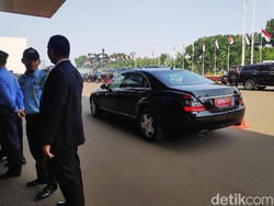 Selain Mobil, Gerbong Kereta Khusus Angkutan Dinas Presiden Muat Apa Saja?