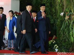 Pangkas Birokrasi Besar-besaran, Jokowi Minta Eselon Cuma 2 Level