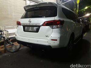 Ini Mobil B 1 RI Bermuatan Parang yang Diamankan Polisi Ini Mobil B 1 RI Bermuatan Parang yang Diamankan Polisi