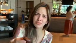 Reaksi Nia Ramadhani Baca Dirinya Jadi Meme Gara-gara Salak
