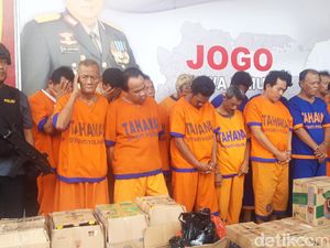 17 Pejudi dan Produsen Miras Ilegal di Surabaya Dicokok