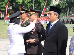 HUT ke-342 Bojonegoro, Bupati Anna Beri Penghargaan Sejumlah Tokoh