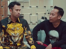 Lamborghini Miliknya Terbakar Hebat, Raffi Masih Bisa Tersenyum Lo