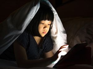 3 Dampak Kelamaan Main Internet Selama Pandemi Corona