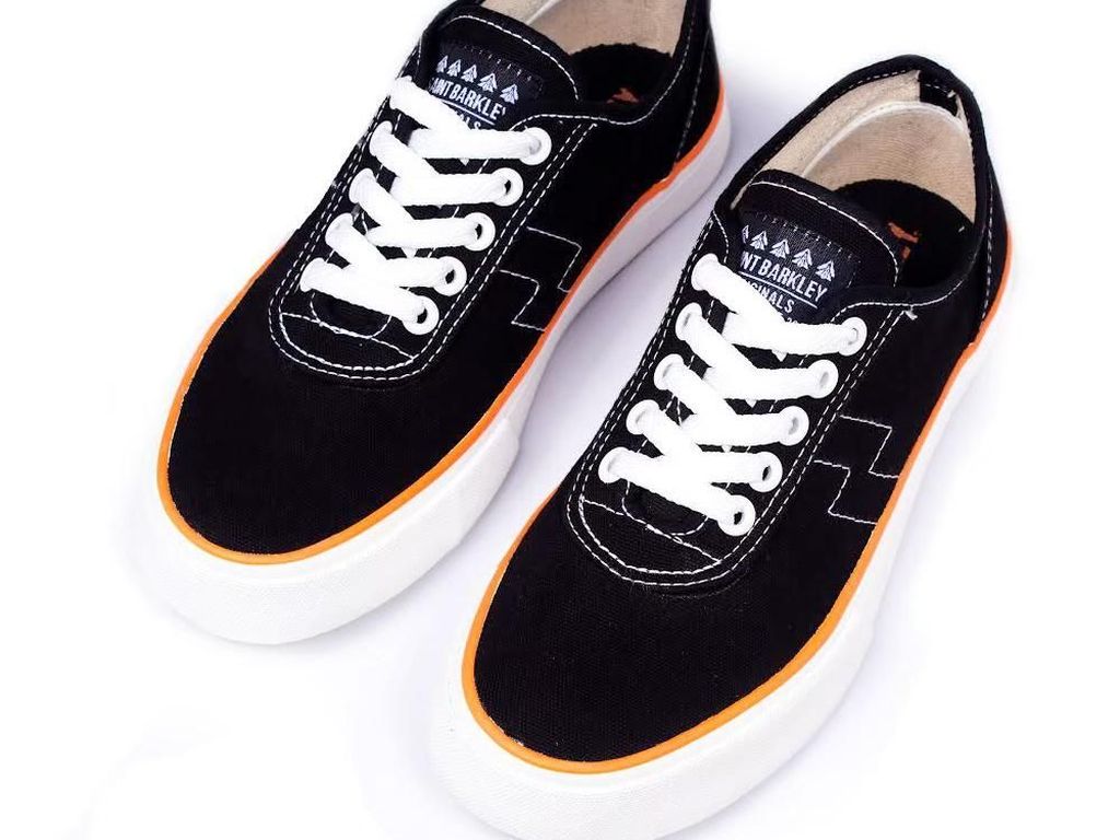 Menakar Jokowi Effect pada Sneakers Lokal Menakar Jokowi Effect pada Sneakers Lokal
