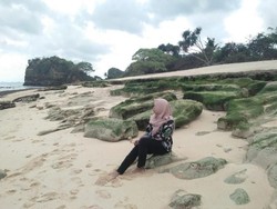 Pantai Asyik Buat Berakhir Pekan di Malang