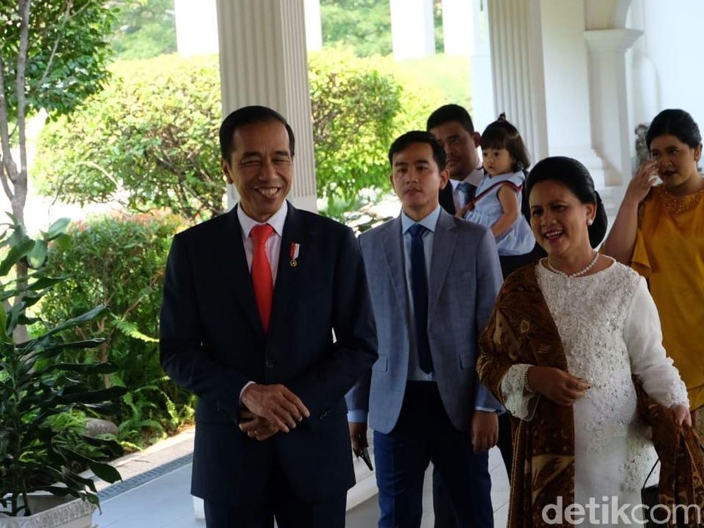 Jokowi Tiba di Kompleks Parlemen untuk Pelantikan Presiden 2019-2024 Jokowi Tiba di Kompleks Parlemen untuk Pelantikan Presiden 2019-2024