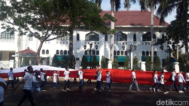 Parade Merah Putih di Surabaya, Doakan Pelantikan Presiden Lancar