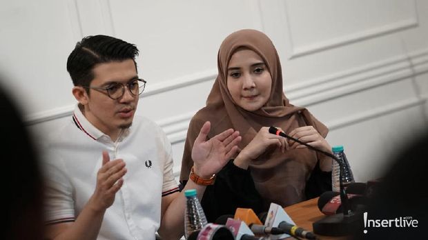 Irwansyah dan Zaskia Sungkar