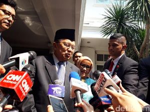 Dari Rumah Dinas Wapres, JK Berangkat Menuju Pelantikan Jokowi-Maruf Dari Rumah Dinas Wapres, JK Berangkat Menuju Pelantikan Jokowi-Maruf