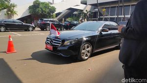 Pelat Indonesia 2 Dipindah dari Mobil JK ke Mobil Dinas Maruf Amin