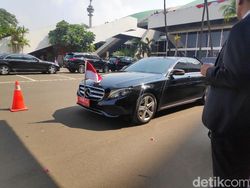 Pelat Indonesia 2 Dipindah dari Mobil JK ke Mobil Dinas Maruf Amin