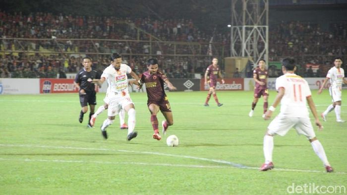 PSM Makassar vs Persija Jakarta. (Ibnu Munsir/detikSport) PSM Makassar vs Persija Jakarta. (Ibnu Munsir/detikSport)
