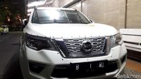 Ini Penampakan Mobil B 1 RI Bermuatan Parang yang Diamankan Polisi