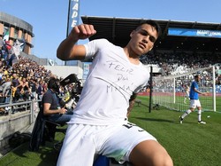Inter menguntit Juventus yang unggul satu angka. 
