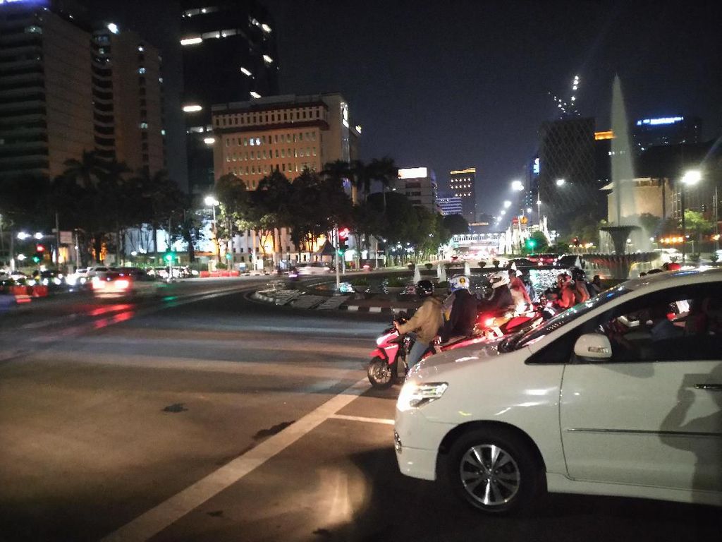 Sempat Ditutup Saat Pelantikan Jokowi, Jalan Arah Istana Kembali Dibuka Sempat Ditutup Saat Pelantikan Jokowi, Jalan Arah Istana Kembali Dibuka