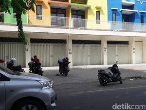 Asyik Ngopi di Warkop, Pemuda Ini Tiba-tiba Dibacok Hingga Tewas Asyik Ngopi di Warkop, Pemuda Ini Tiba-tiba Dibacok Hingga Tewas