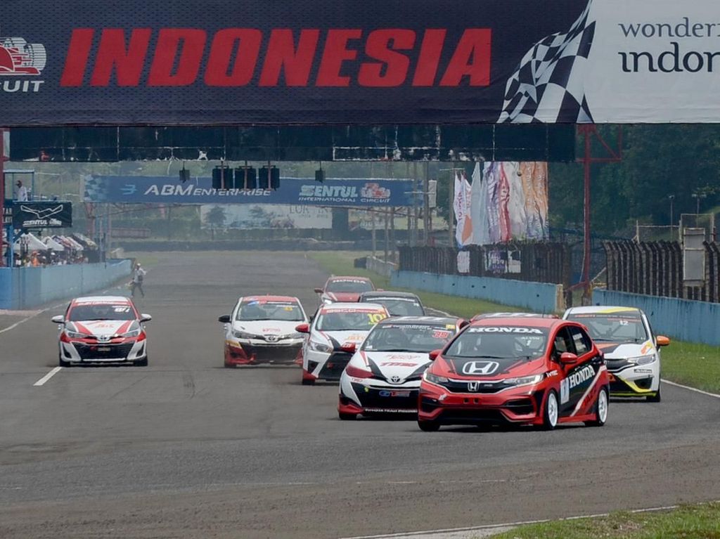 Tanpa Banyak Ubahan, Honda Jazz Jadi Favorit Pebalap Tanpa Banyak Ubahan, Honda Jazz Jadi Favorit Pebalap
