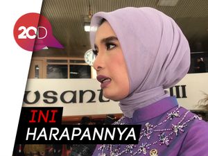 Serba Ungu, Gaya Arzeti Bilbina di Pelantikan Presiden Serba Ungu, Gaya Arzeti Bilbina di Pelantikan Presiden