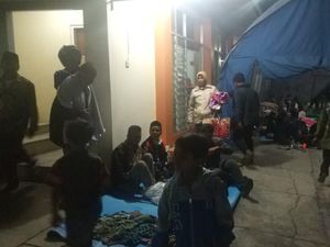 Bencana Angin Kencang di Batu, Satu Orang Meninggal 1.216 Jiwa Mengungsi Bencana Angin Kencang di Batu, Satu Orang Meninggal 1.216 Jiwa Mengungsi