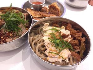 Wo Ai Mie: Mulur Gurih! Bakmi China Halal Dengan Topping Ayam Hainan Wo Ai Mie: Mulur Gurih! Bakmi China Halal Dengan Topping Ayam Hainan