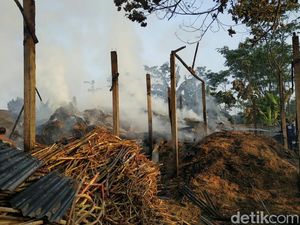 Pabrik Gula Rakyat di Tulungagung  Ludes Terbakar