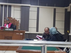 Mantan Bupati Sragen Dituntut 1,5 Tahun Bui