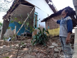 Diduga Ada Pergerakan Tanah, 2 Rumah di Cimahi Utara Nyaris Roboh