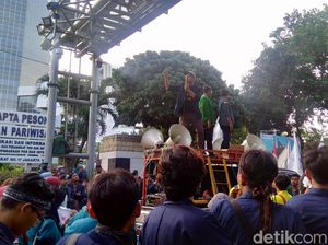 Aksi di Patung Kuda, Ketua BEM Unpad Kritik Penghadangan ke Jakarta