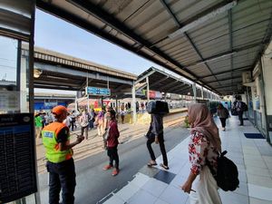 BEM SI Akan Demo di Istana, Stasiun Bekasi Sepi Massa Siang Ini