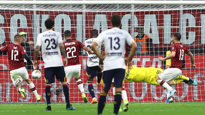 AC Milan ditahan Lecce 2-2 di laga debut Stefano Pioli. (Foto: Marco Luzzani / Getty Images)