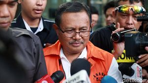Pemeriksaan Perdana Bupati Nonaktif Indramayu Supendi