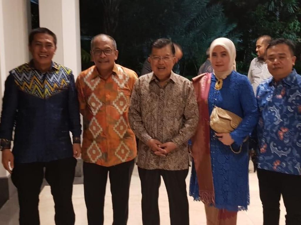 Cerita Deng Ical Ditanya JK Makassar Amanji Pak Wali? Cerita Deng Ical Ditanya JK Makassar Amanji Pak Wali?