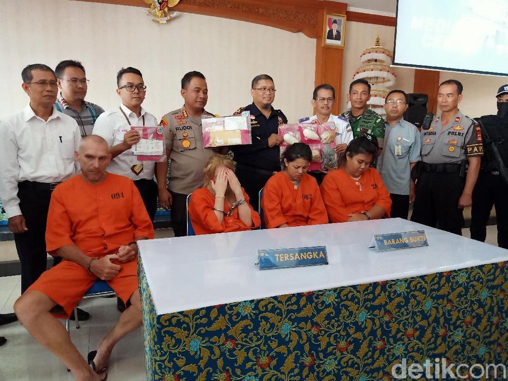 Terima Paket Isi Kokain, WN Prancis Ditangkap Polisi di Bali Terima Paket Isi Kokain, WN Prancis Ditangkap Polisi di Bali