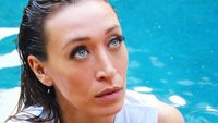Ikuti Jejak Adik-adiknya, Ini Alana Hadid yang Kini Jadi Model Brand Mewah