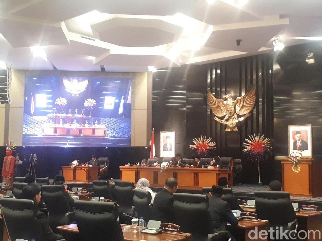 DPRD DKI Gelar Rapat Paripurna Umumkan AKD DPRD DKI Gelar Rapat Paripurna Umumkan AKD
