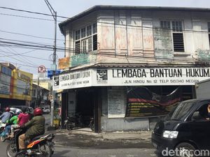 Sudah 1 Pekan, Kasus Pelemparan Molotov di LBH Medan Belum Terungkap Sudah 1 Pekan, Kasus Pelemparan Molotov di LBH Medan Belum Terungkap