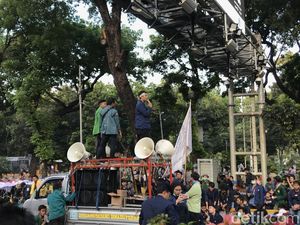 Kritik Jokowi, Dema UIN: Kami Tak Pakai Baju Putih, Datang Bukan untuk Jabatan