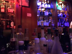 Unik! Tokyo Punya Bar Khusus Pengunjung yang Datang Sendirian