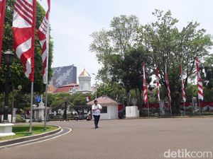 Jokowi Kenalkan Calon Menteri, Erick Thohir Merapat ke Istana