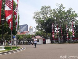 Jokowi Kenalkan Calon Menteri, Erick Thohir Merapat ke Istana