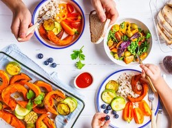 5 Pola Makan yang Harus Dihindari Saat Diet Agar Berat Cepat Turun