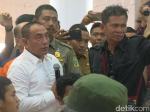 Temui 175 Warga Eksodus dari Wamena, Gubsu Bagikan Rp 500 Ribu-Rp 1 Juta