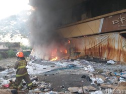 Hangus Pada 2017, Bangunan Eks Toko Tekstil di Kosambi Kembali Terbakar