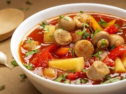 Dua Pilihan Resep Sup Sosis Sayuran yang Enak Untuk Anak