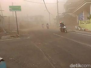 Embusan Angin Kencang, Akses Jalan Batu-Mojokerto Via Cangar Masih Ditutup