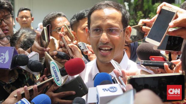 CEO Gojek Nadiem Makarim usai bertemu Presiden Joko Widodo, di Kompleks Istana Kepresidenan Jakarta, Senin (21/10).