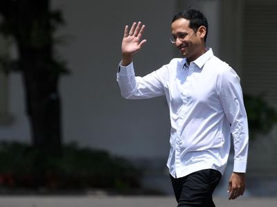 Ekspresi Mahfud MD dan Nadiem Makarim Saat Dipanggil Jokowi