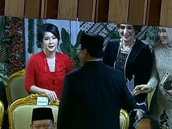 Viral! Mau Salaman, Grace Natalie Dicuekin Prabowo